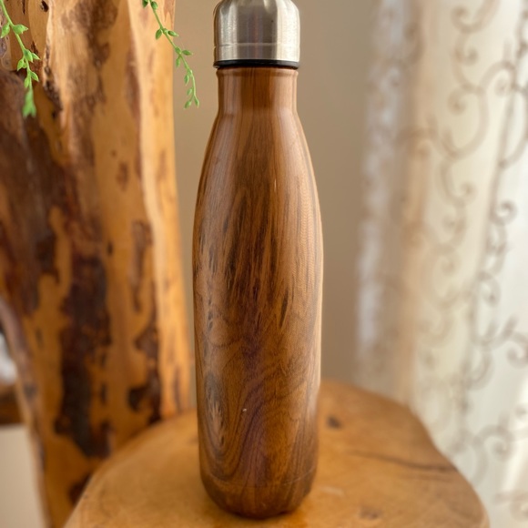 Dave a Buster water bottle - Picture 2 of 3